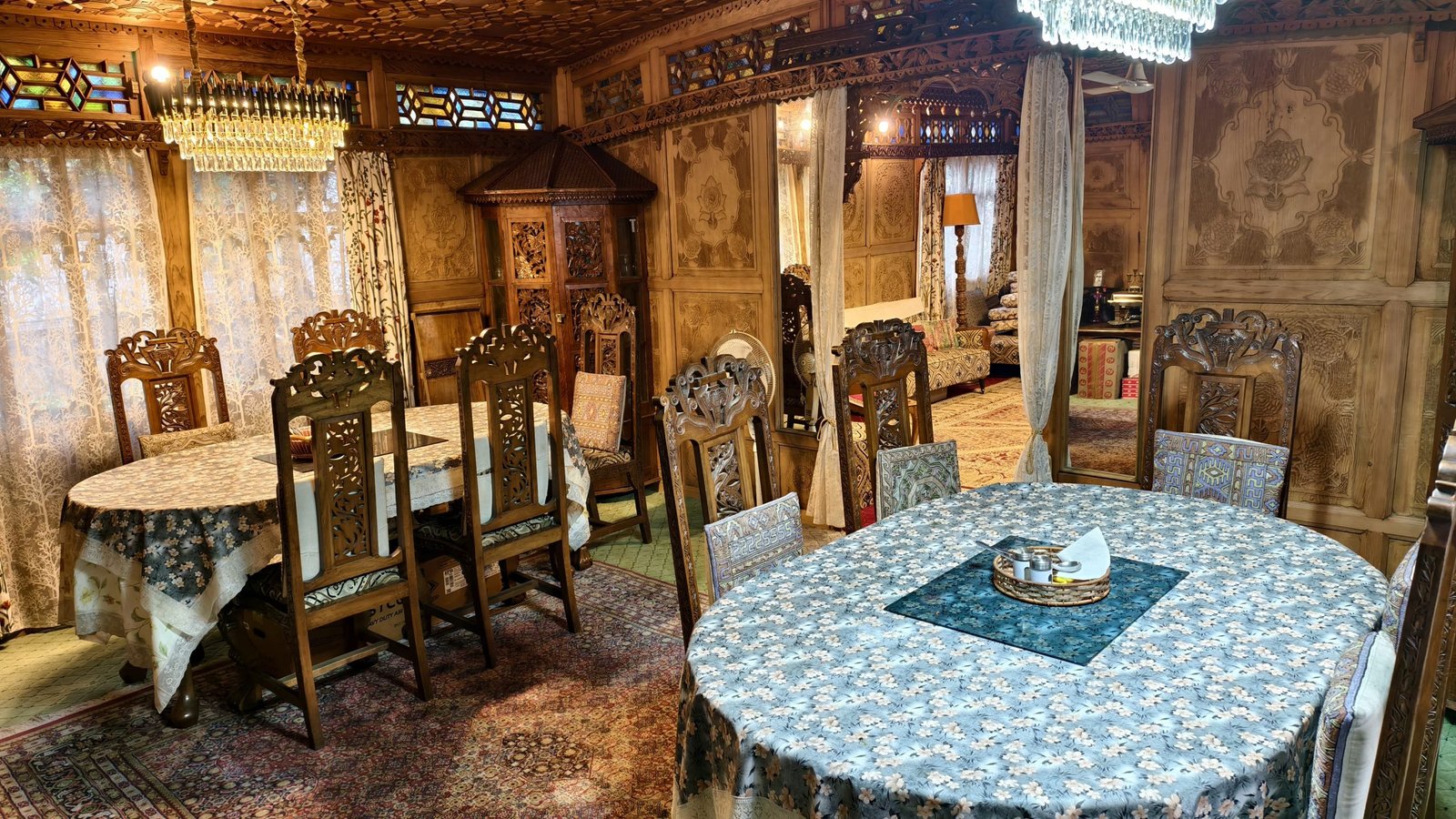 Houseboat Hilton Kashmir
